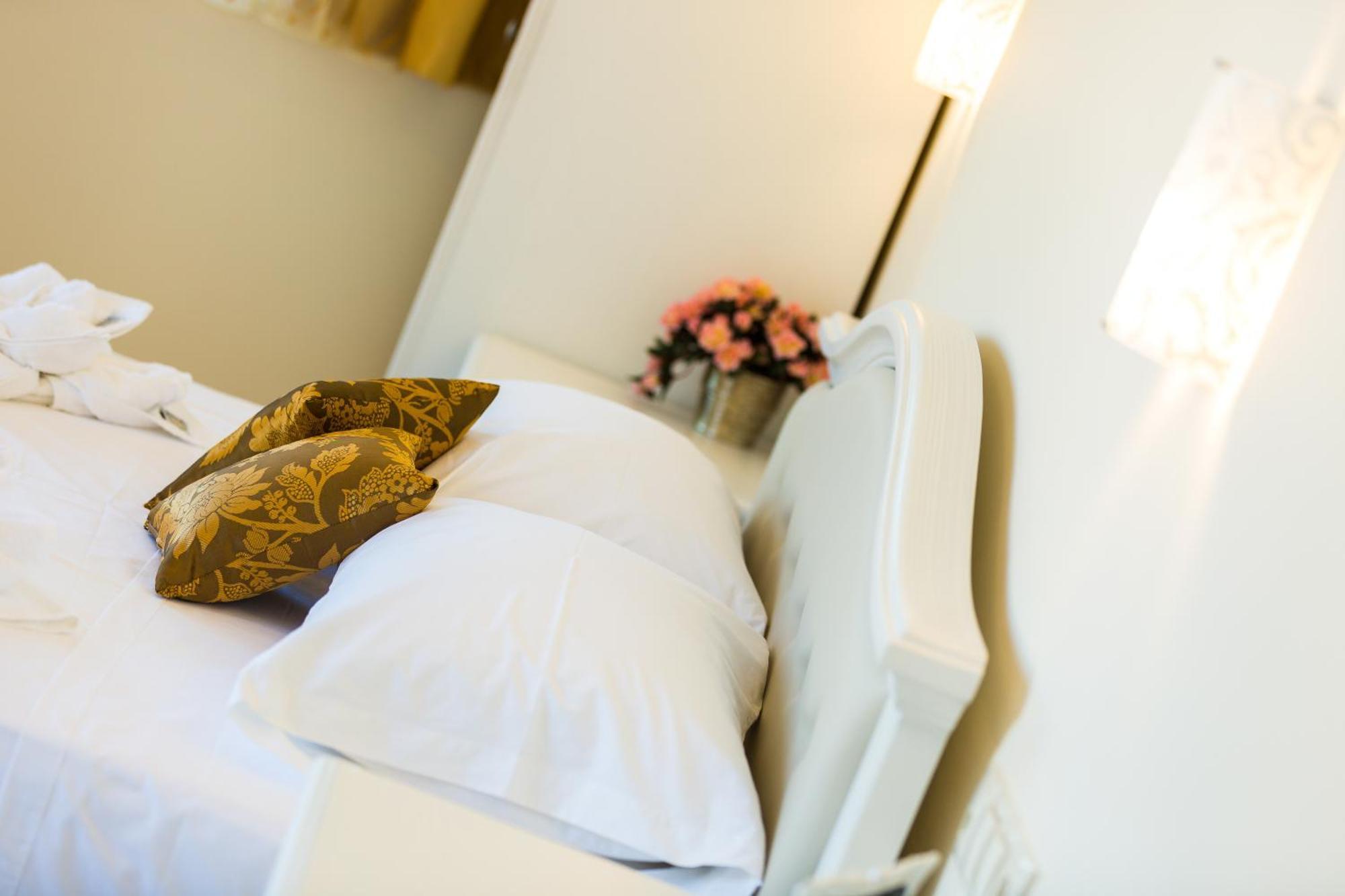 Polyxenia Suites Rethimno Eksteriør billede