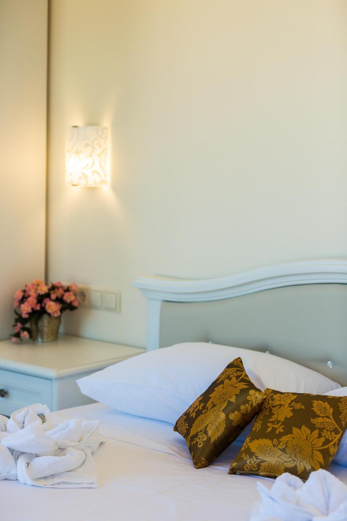 Polyxenia Suites Rethimno Eksteriør billede
