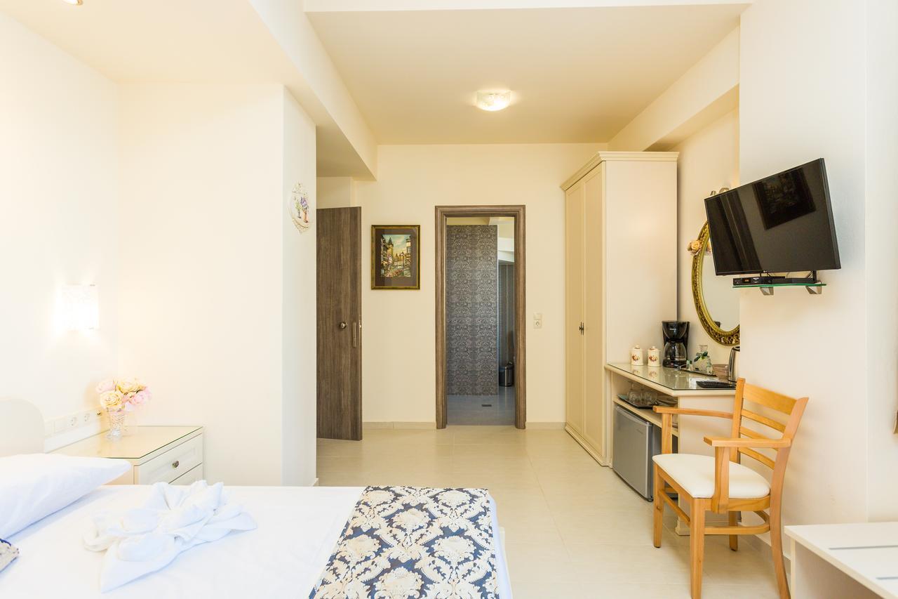 Polyxenia Suites Rethimno Eksteriør billede